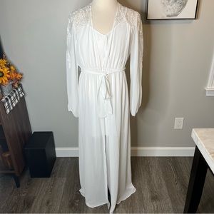 LeRoseGifts Lace Maxi Bridal Robe Including Slip, Style Luna, Size L/XL